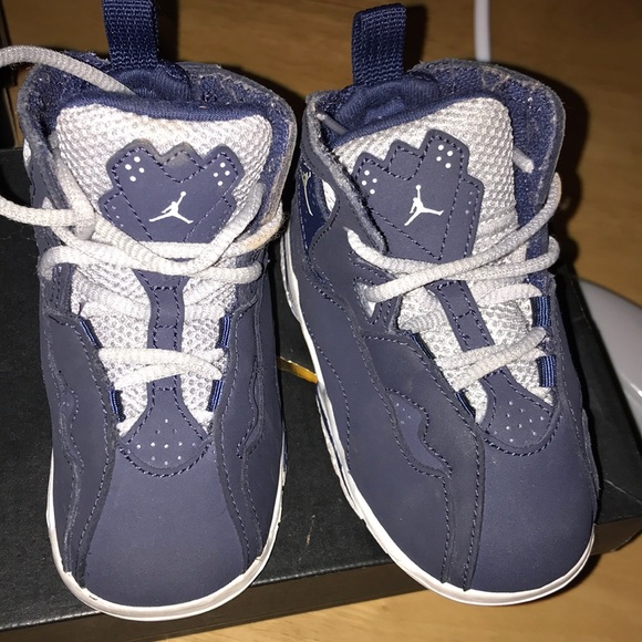 Blue Jordan’s toddler size 6 - Picture 2 of 4